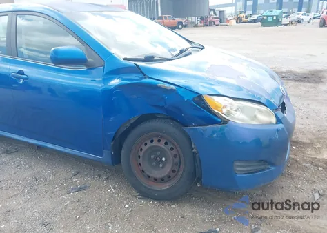 2009 Toyota Matrix z USA, uszkodzony, nr VIN 2T1KU40E99C003143